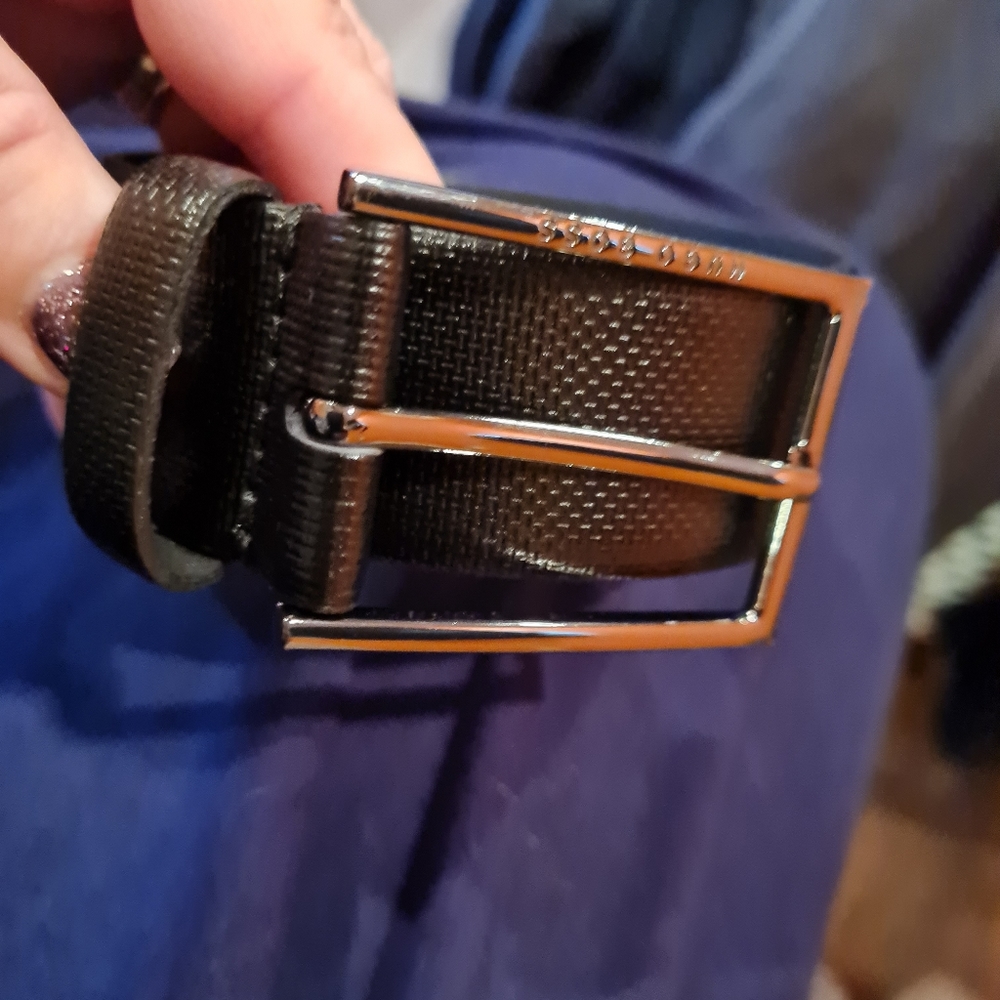 Hugo Boss mens belt size 32/34